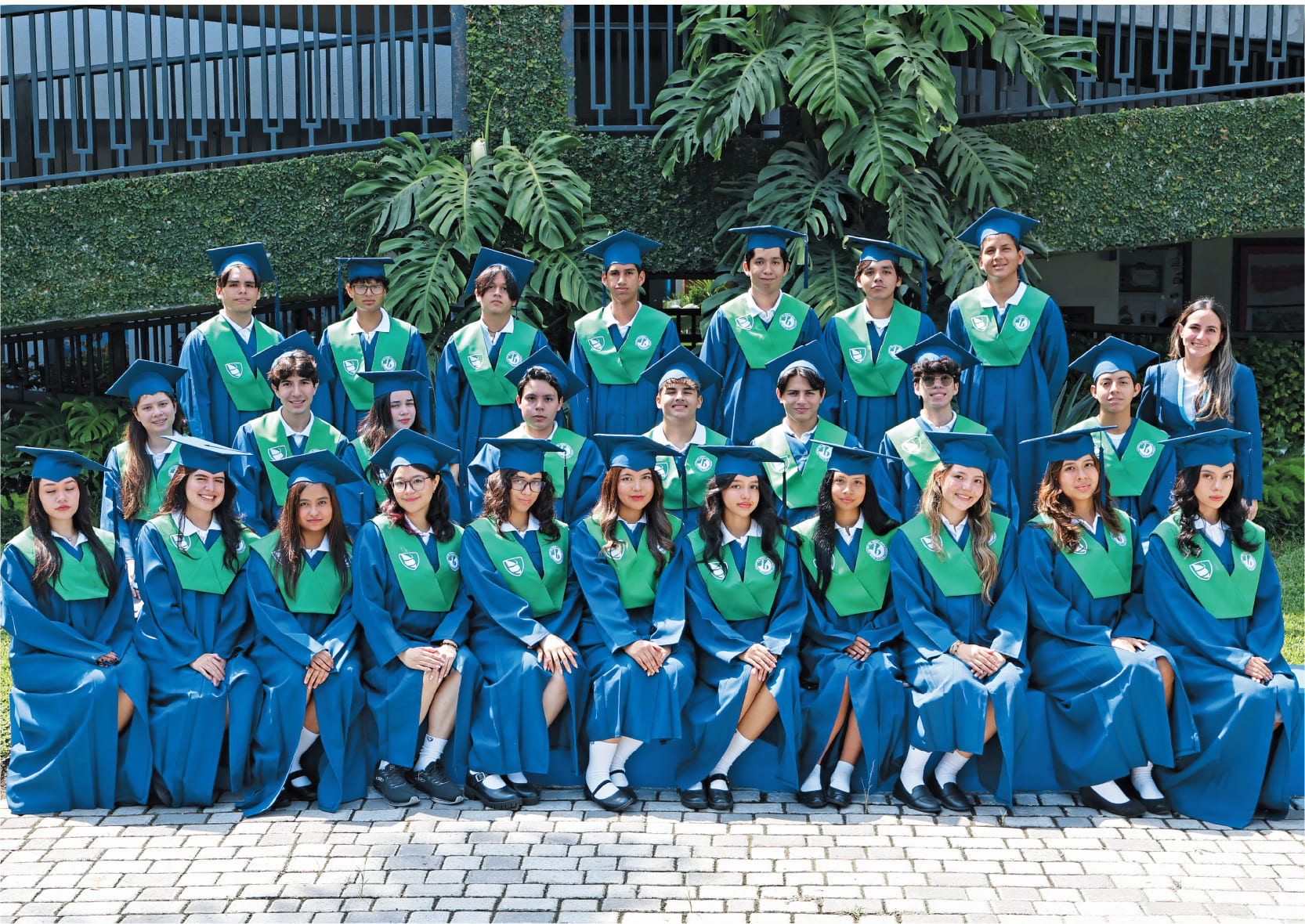 Estudiantes graduados de Tercero de Bachillerato paralelo C de la Unidad Educativa Particular Bilingüe Ecomundo, promoción 2026.